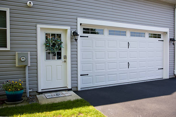 24/7 Emergency Garage Door Panel Replacement experts in Hoback, WY